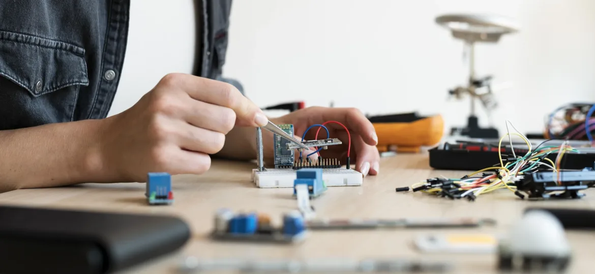 female-inventor-creating-her-workshop